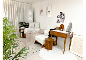 Open special price, a beautiful accommodation, Seoul, Station in front of Hankuk University of Foreign Studies, hotel bedding, queen3, Bathroom1, remodeling, Cozy, Yellow moon Stay